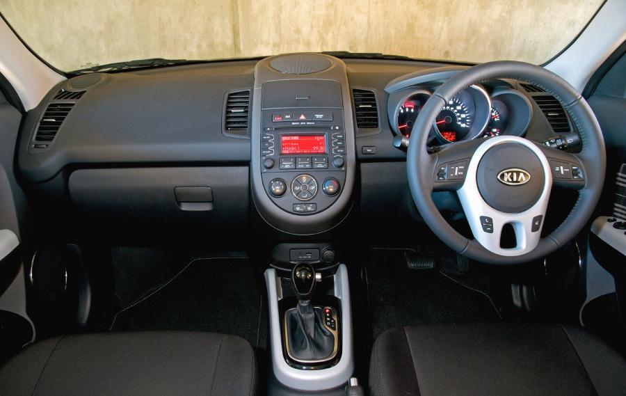  Kia Soul 2012 года  (UK) (фото 4 из 6)